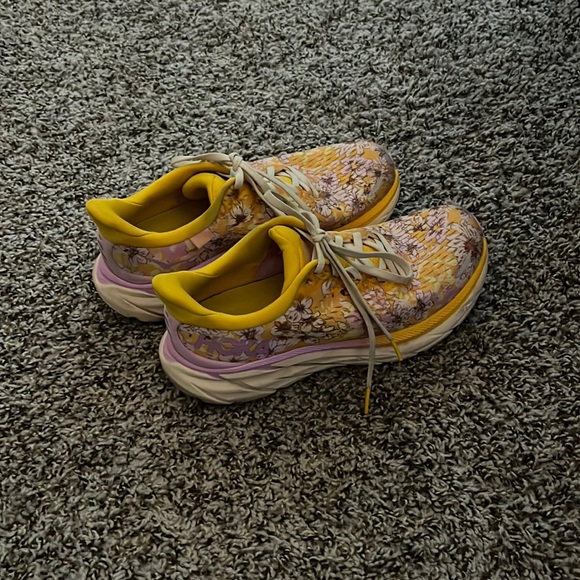 Hoka x Freepeople collab size 6.5 women’s. These have hardly been worn - Picture 1 of 5